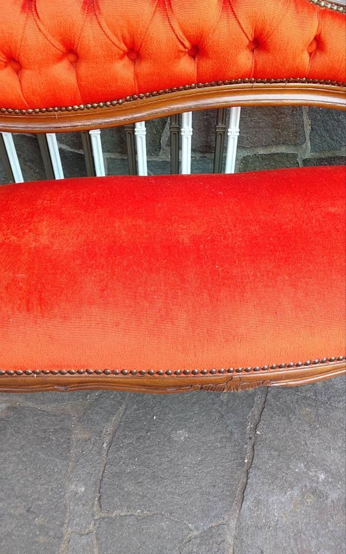 イギリスアンティーク ビクトリアンスタイル オレンジベルベットソファ