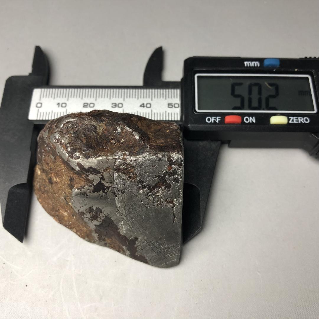 アルタイ隕石　 鉄隕石　エンドカット　高品質　原石 　重さ約278ｇ
