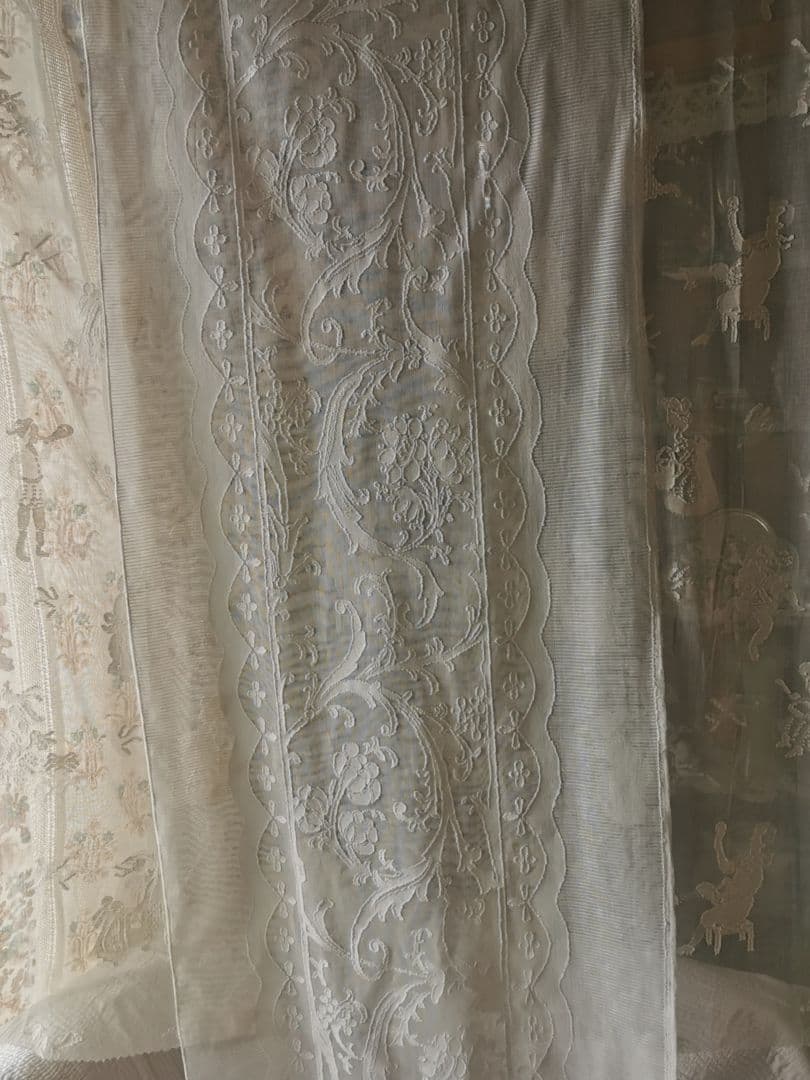 アンティーク マドラスレース アールヌーヴォーの花紋 細長いカーテンパネルクロス