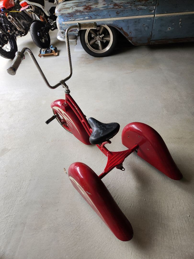 ホットロッド、レッド フレイムデザイン 三輪車 ラジオ・フライヤー