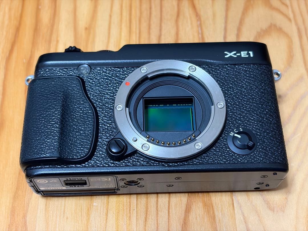 FUJIFILM X-E1 コンパクトデジタルカメラ