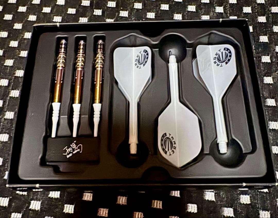 セール【新品・未使用】TARGET CHARIS G4キャシー・リョン選手モデル