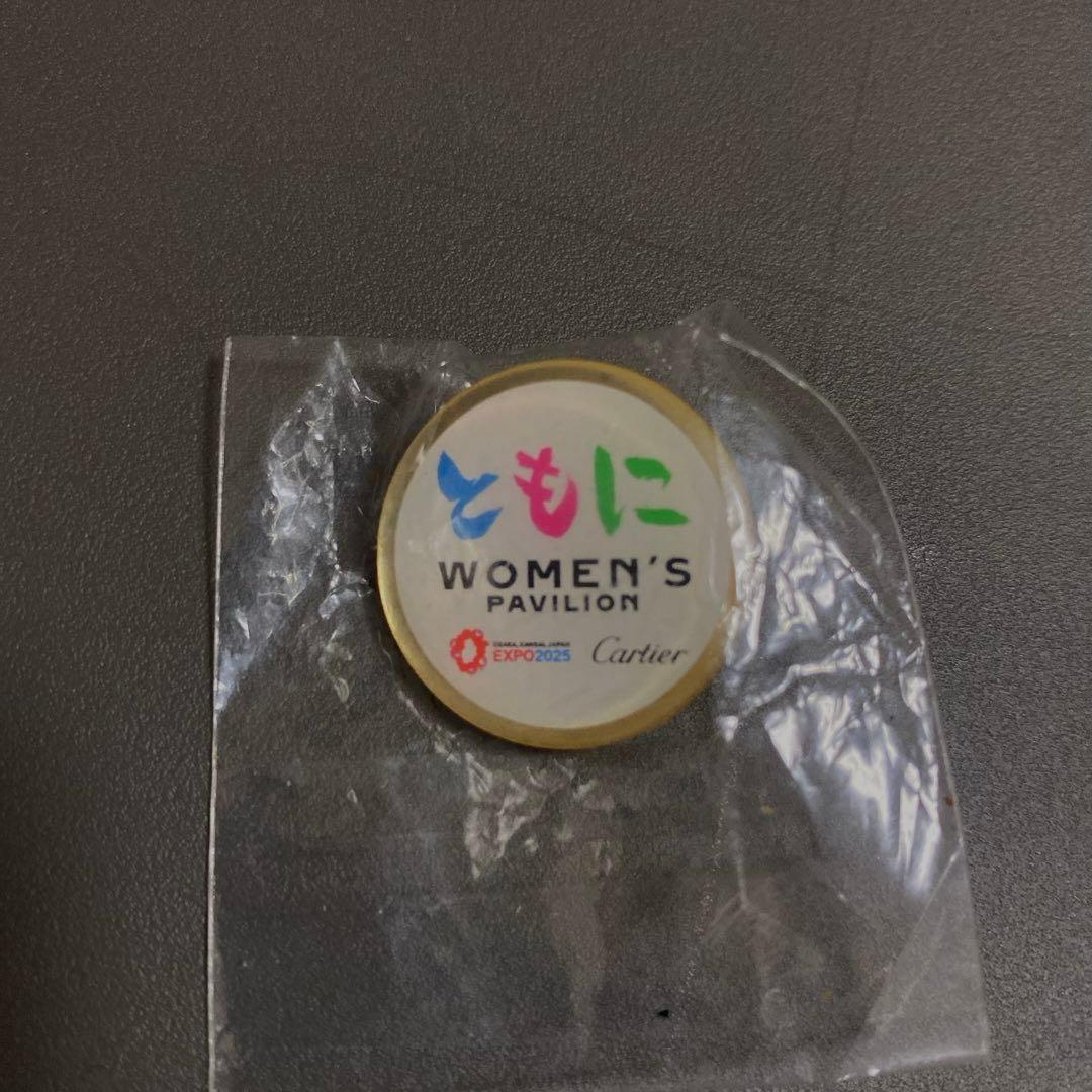 大阪万博　ウーマンズパビリオン　ピンバッジ　カルティエ
