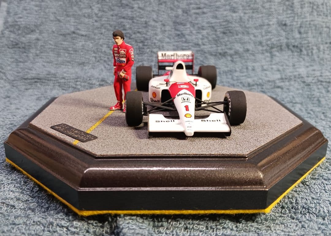 タメオ1/43 マクラーレン MP4/6 キット完成品(アイルトン・セナ)