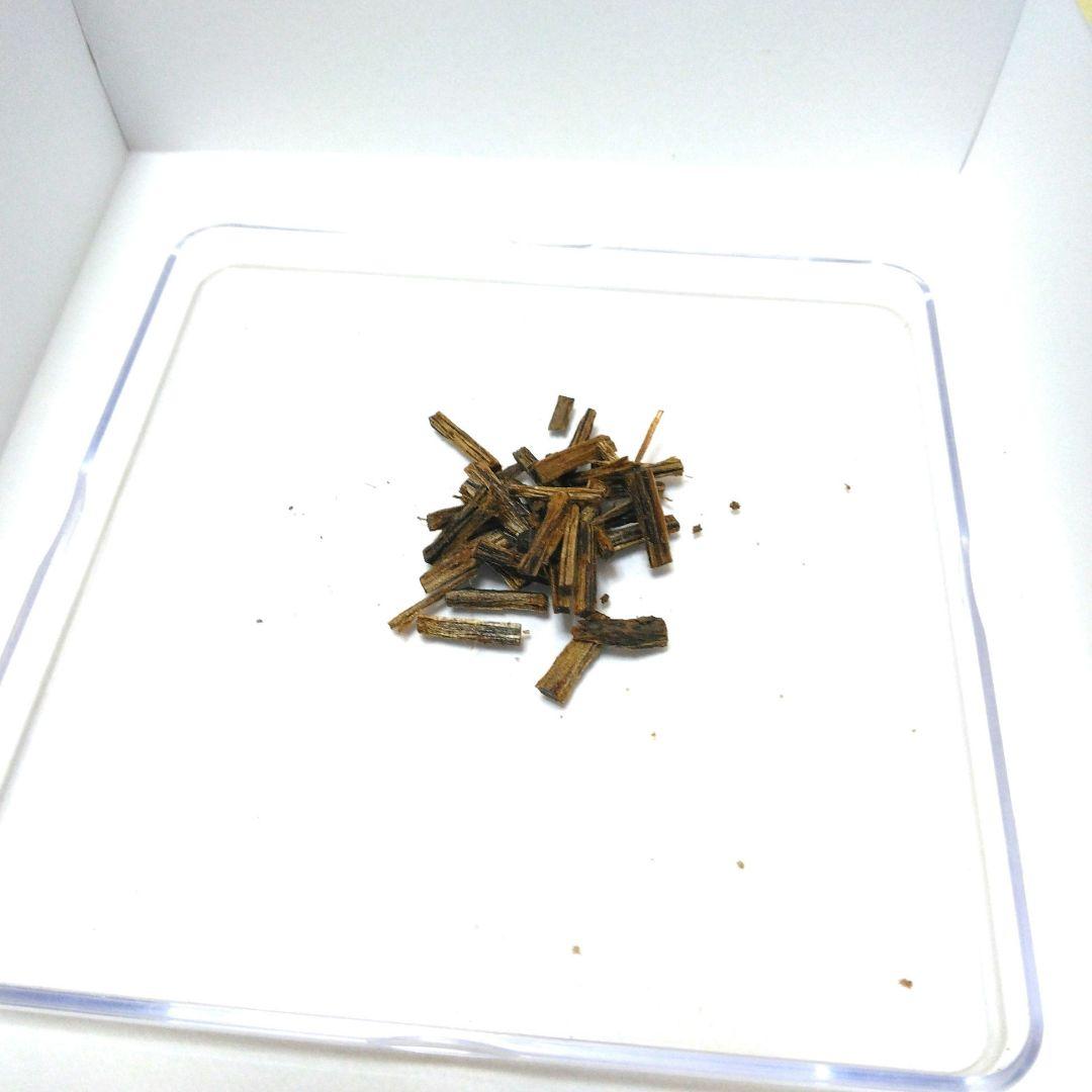 松栄堂　沈香 伽羅 細割 香木 1.07 g