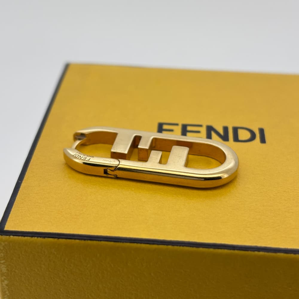 美品 FENDI オーロック ゴールド シングルピアス 片耳