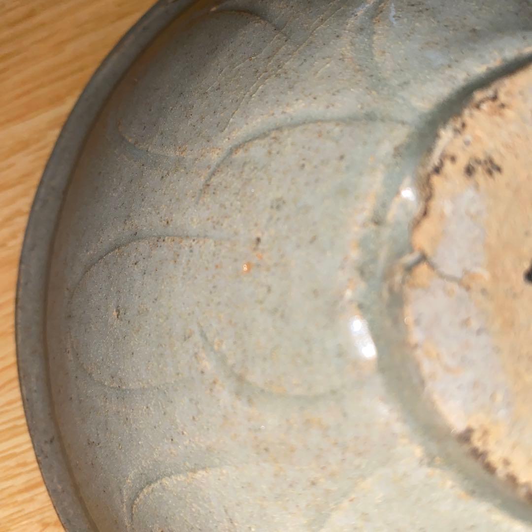 青磁影青茶碗　蓮弁紋　草紋　宋時代