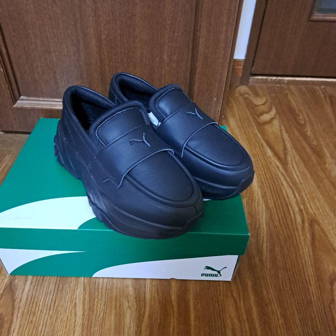 新品　プーマ　ローファー