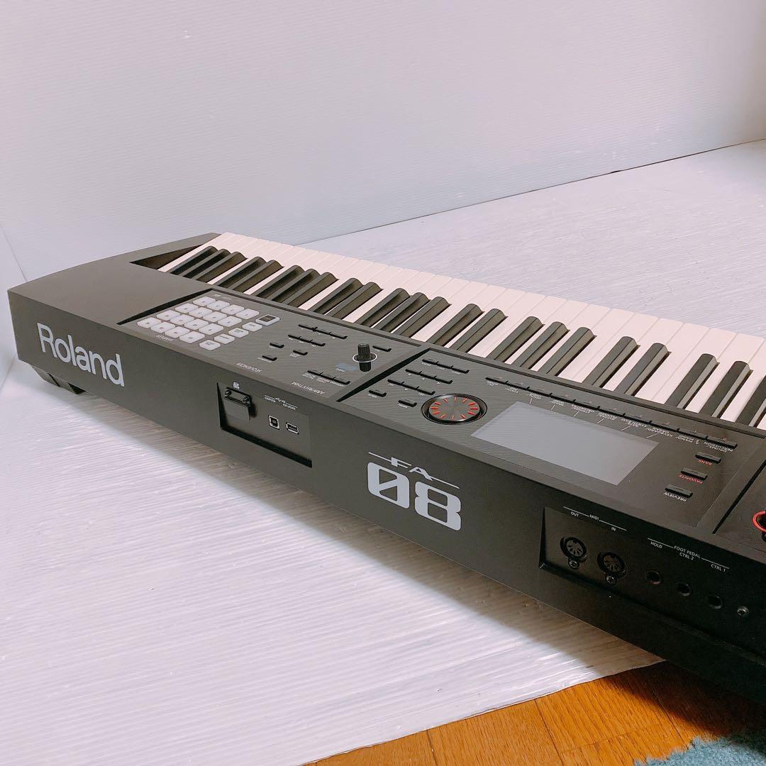 Roland FA-08 シンセサイザー