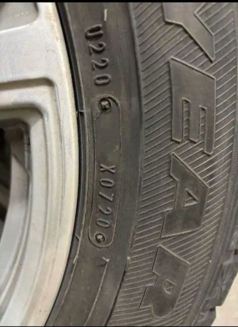 スタッドレスタイヤ＋16インチ アルミホイール205-60-16