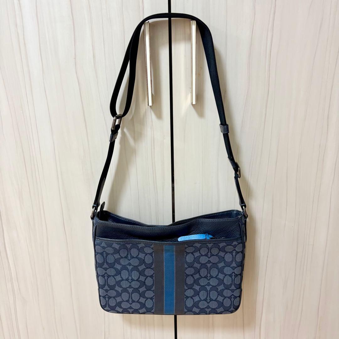 美品コーチCoach ダークブルーグレー 系ショルダーバッグメッセンジャーバッグ