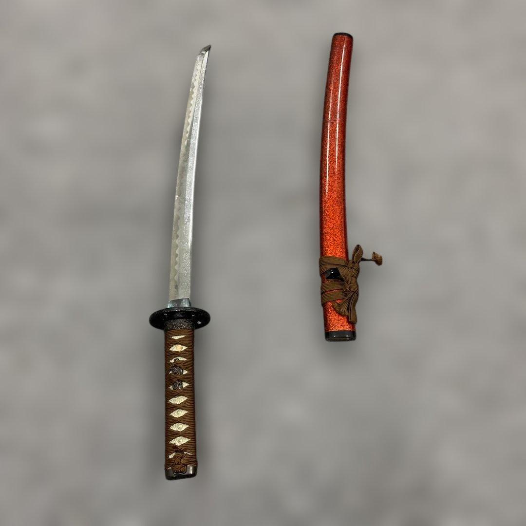 未開刃，模造刀、白鞘 刀 剣 長尺模造刀 模擬刀 劇亀甲模様の反り刀 赤い鞘付き