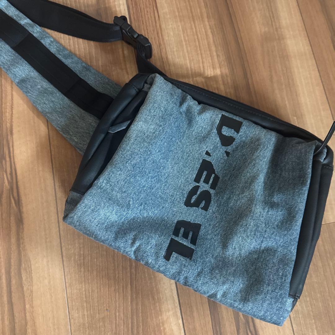 dieselデニムボディバック