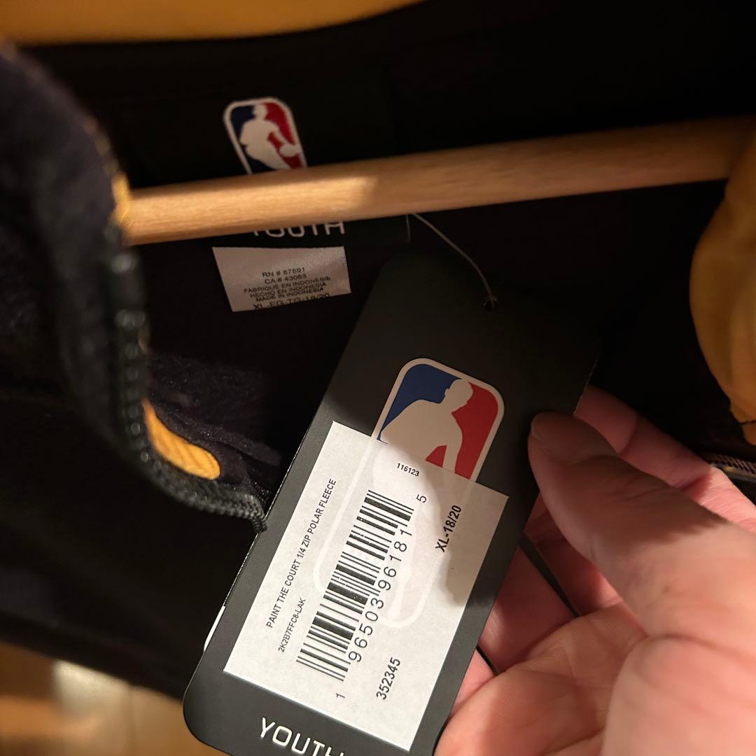 NBA レイカーズ　LAKERS 黒/黄色 ジップ　フリースジャケット