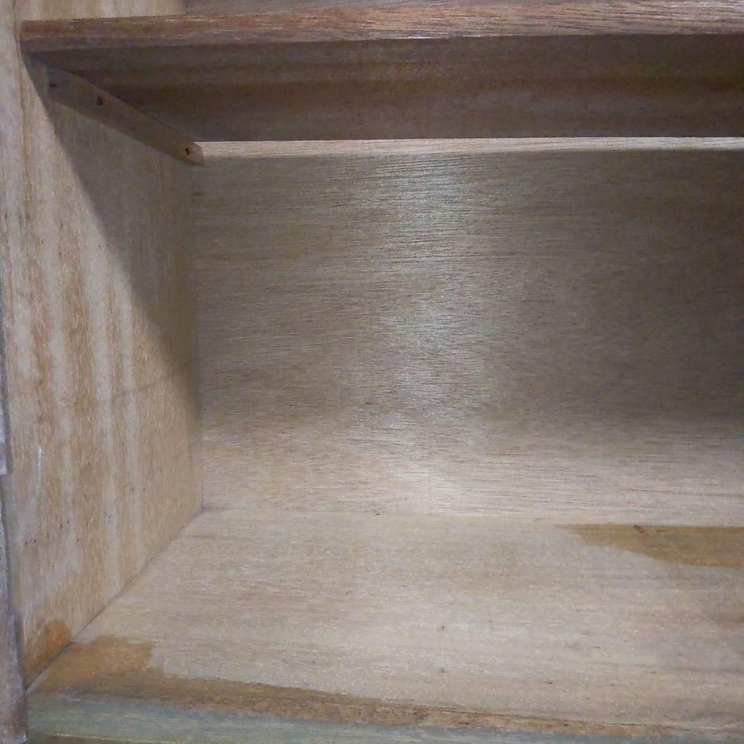 レトロな木製キャビネット 古い本棚 ガラス扉付き カーテン付き