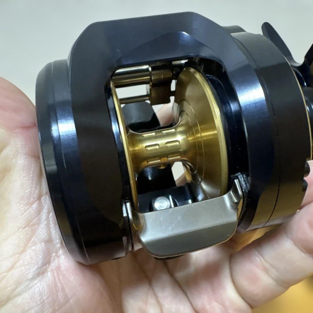 ダイワ　25ソルティガ　300 右巻き