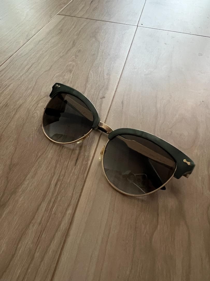 4 GUCCI サングラス