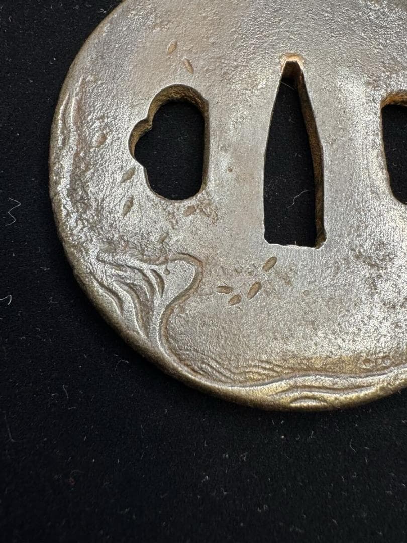 在銘 竹之内定次 鉄地滝図鐔 鍔 拵 日本刀 刀装具 骨董 古美術 江戸時代