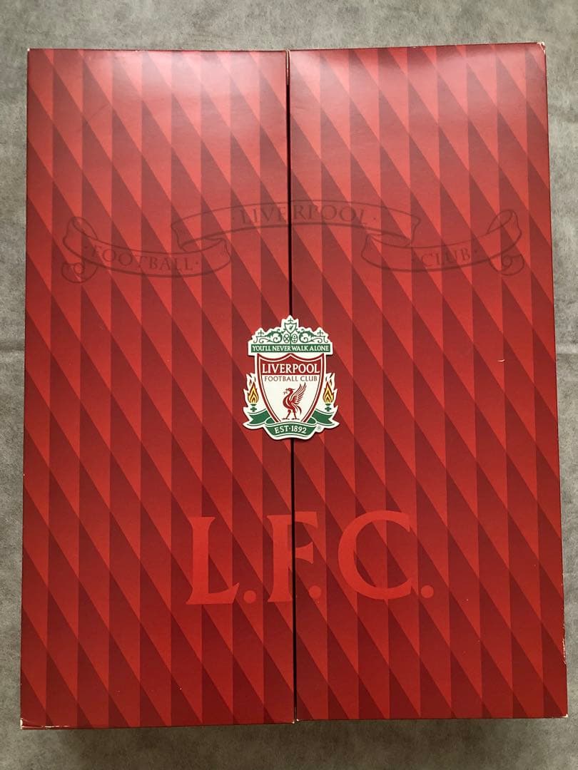 リバプールFC10/12選手モデルユニフォーム&特製記念ペナント[限定BOX]