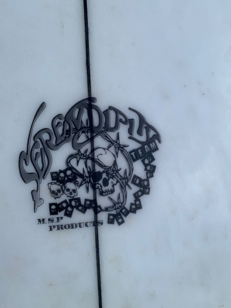 セレンディピティーサーフボード　ネオ3 5.9