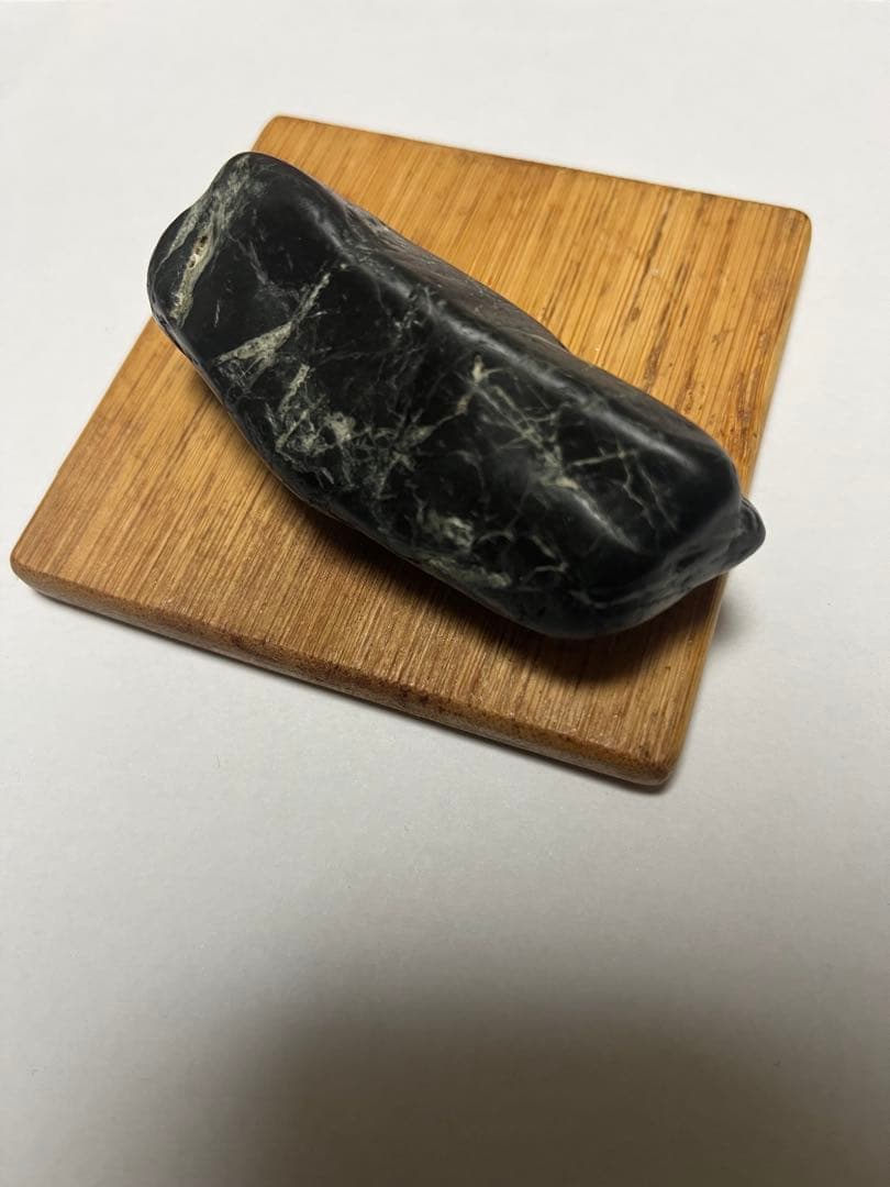 【糸魚川】 黒翡翠　145.8g