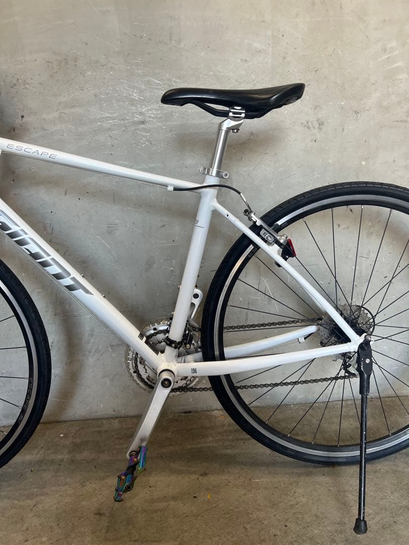 クロスバイク　GIANT ESCAPE R3 ジャイアント　エスケープR3