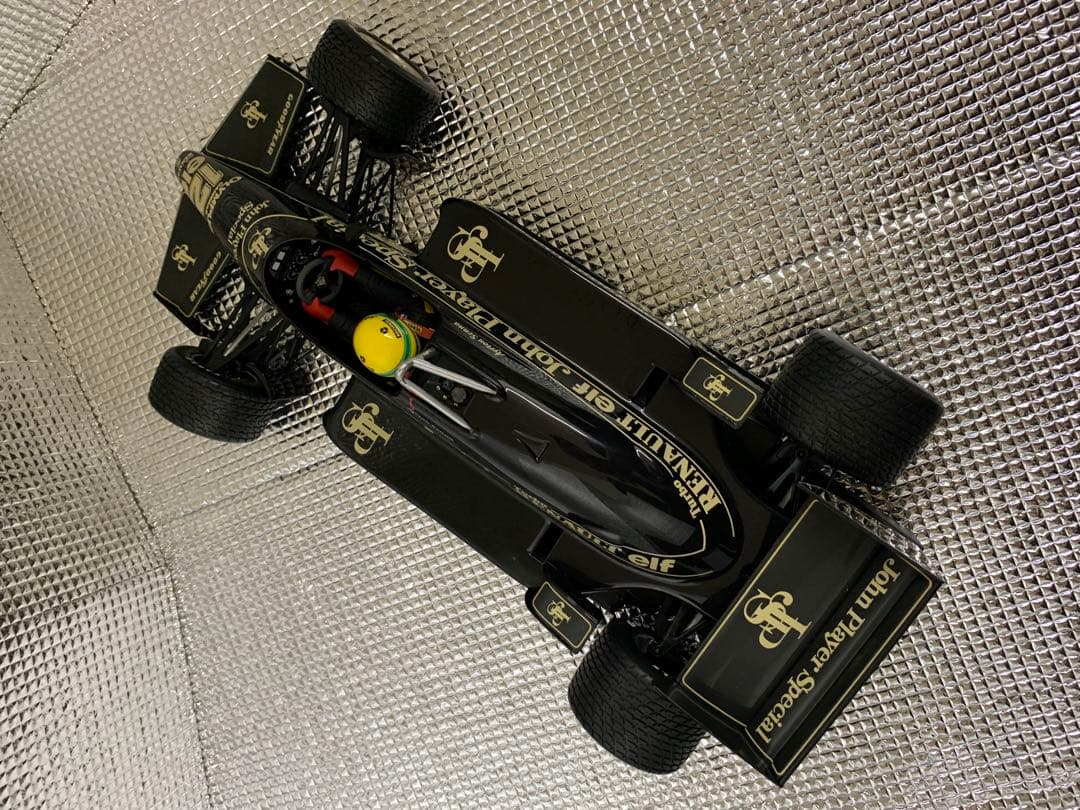 【BIGサイズ！F1 ロータスルノー97T アイルトンセナ　1/12】