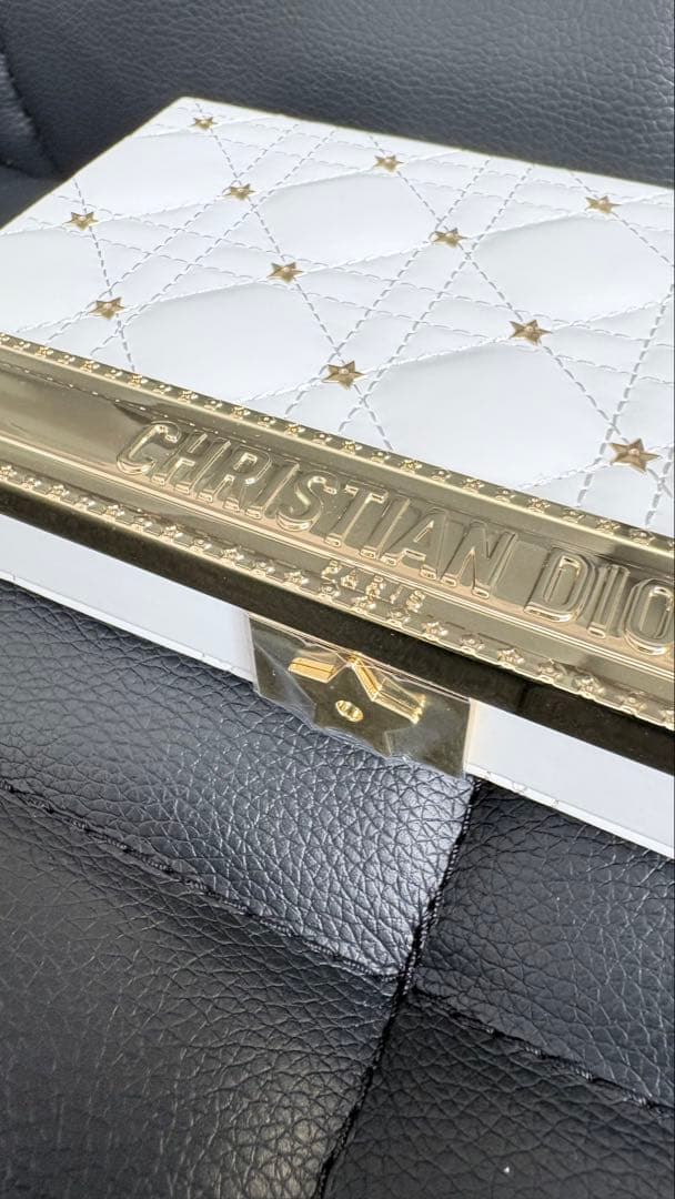 【新品未使用】Christian Dior 2025 クリスマスコフレ パレット