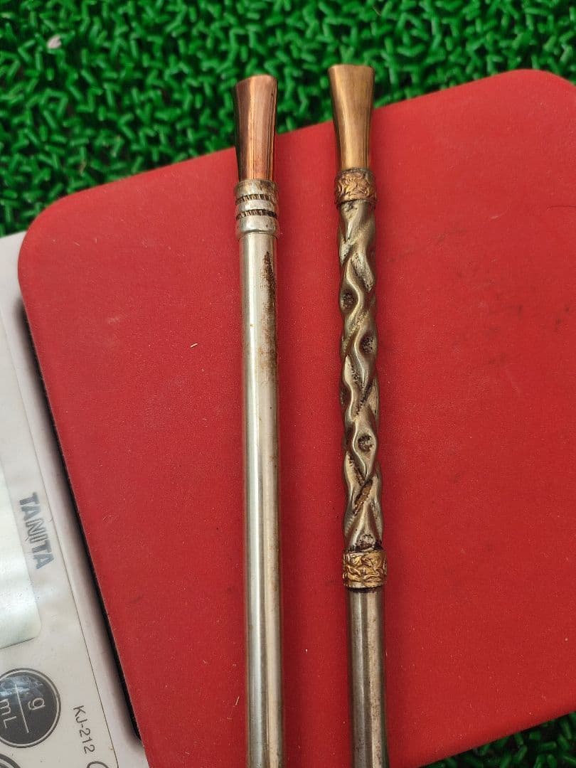 18Kと800の刻印が入ったヴィンテージメタルストロー