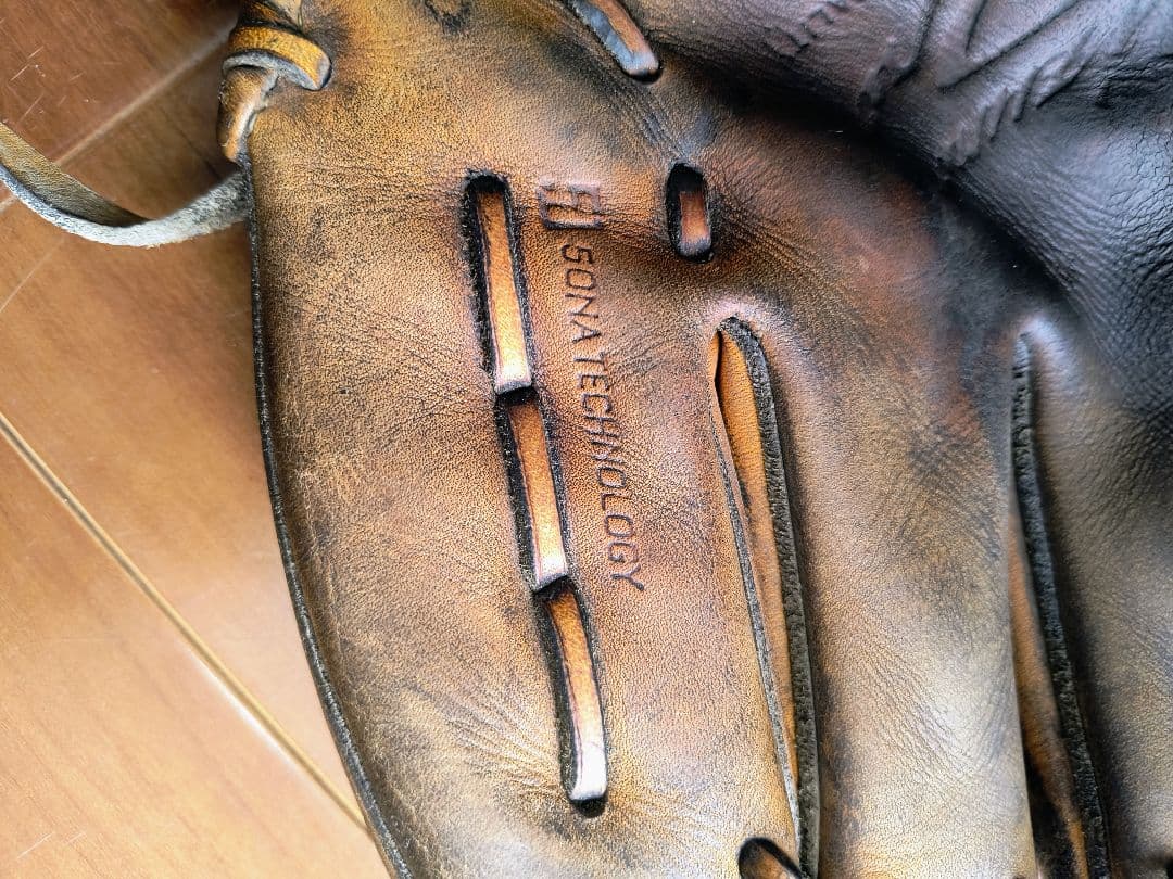 ミズノプロ　硬式　内野手グローブ　最高品質　嬉しい型良好！　硬式球おまけ