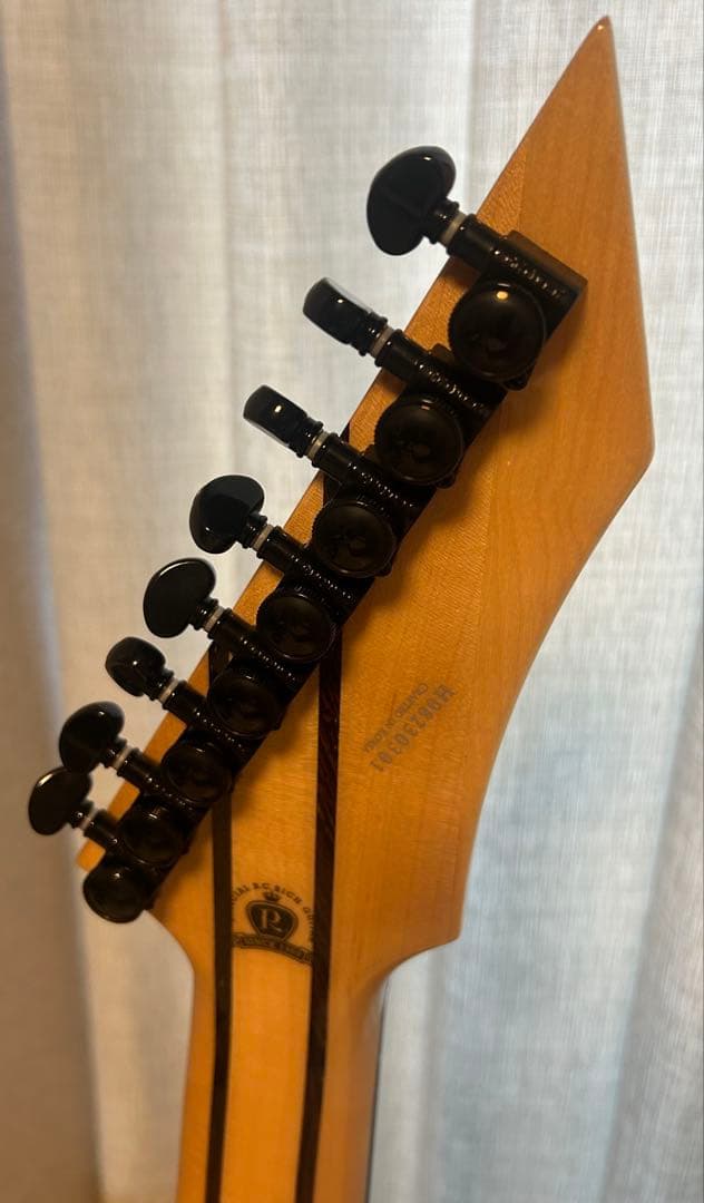 B.C.Rich Shredzilla EVERTUNE/DiMarzio 8弦