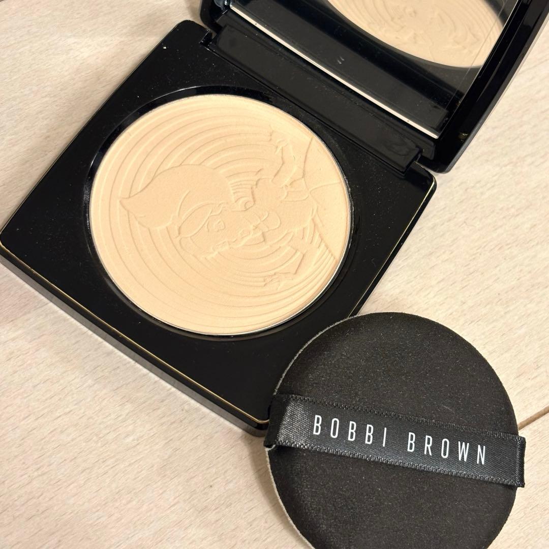 ボビイブラウン　シアーフィニッシュプレストパウダー