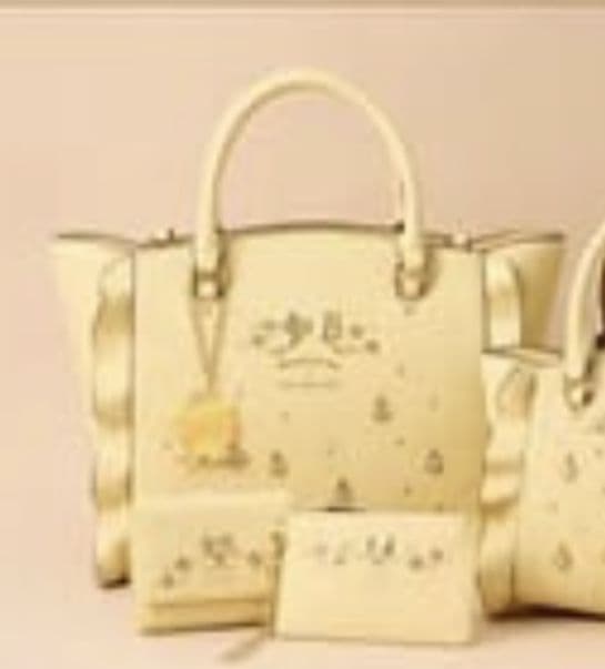 お値下げ！新品未使用！サマンサベガ　サンリオコラボ　ポムポムプリン　フラッター小