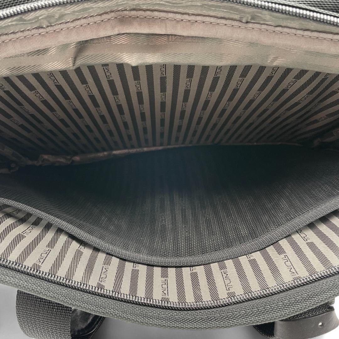 良品 TUMI ビジネスバッグ ナイロン ブラック エクスパンダブル