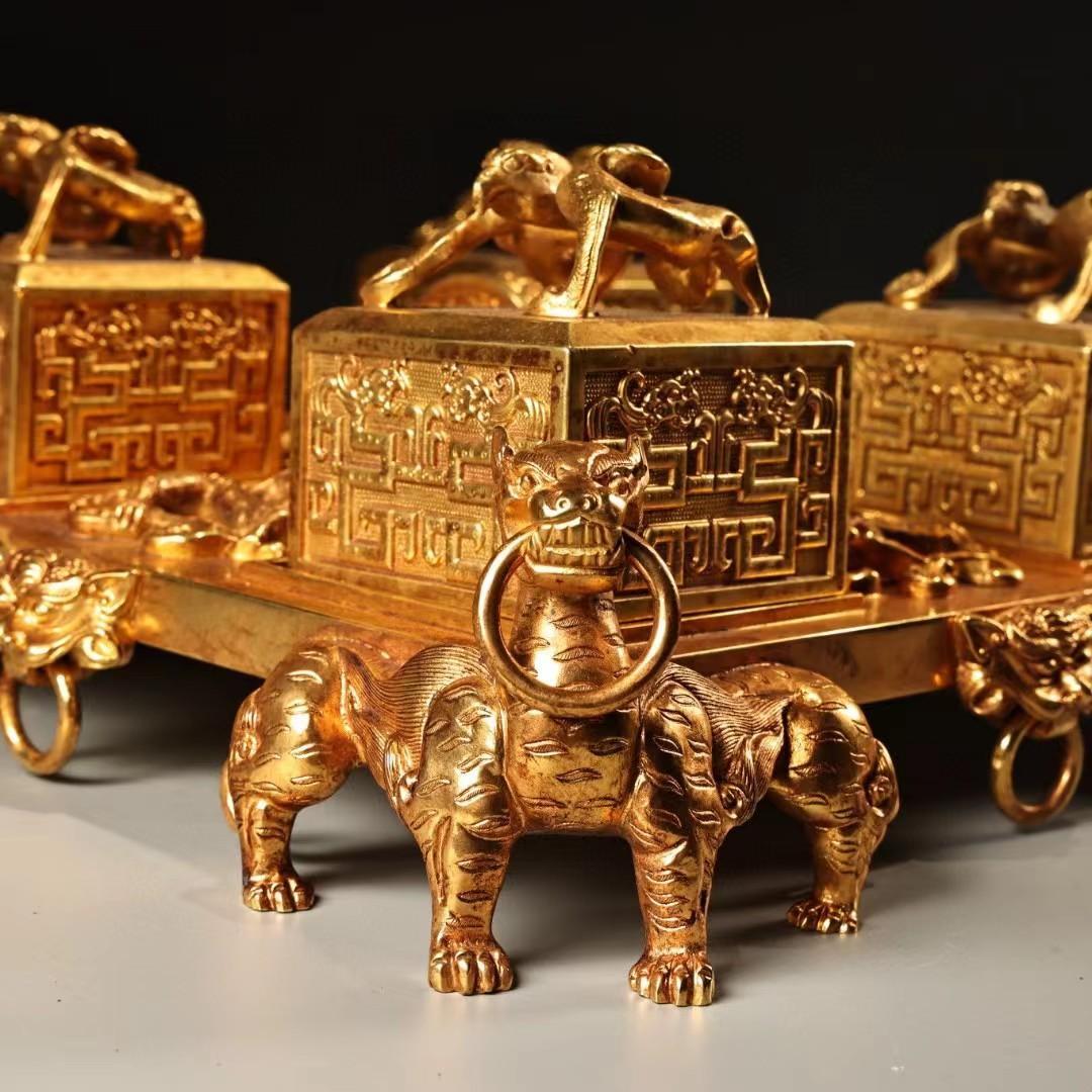 中国古美術・旧蔵鏨刻鎏金の鳳印章と玉璽のセット・純銅製・高浮彫り・置物・風水開運