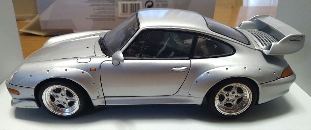 UTモデルズ 1/18 ポルシェ911 (993)GT2 シルバー