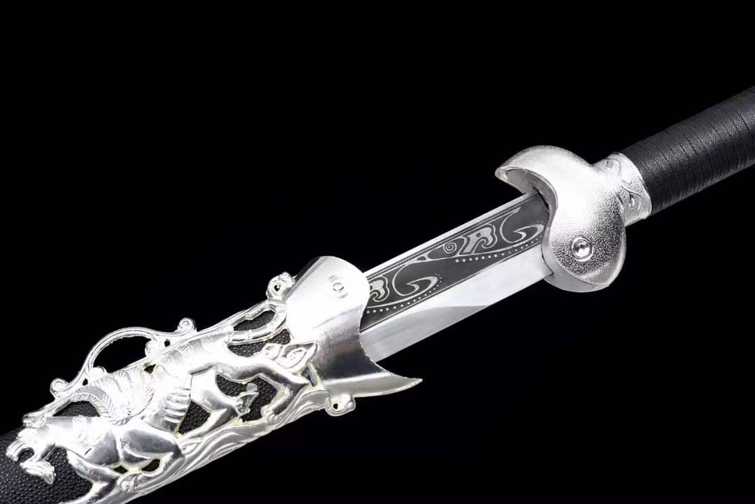 八卦戦刃（シルバー）古兵器 武具　刀装具　日本刀　模造刀 居合刀