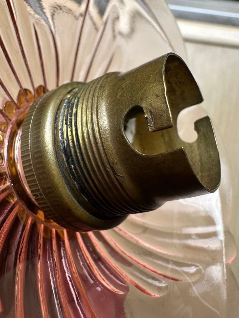 20年代 フランス アンティーク 螺旋模様ピンクガラスのお花アトリエランプ＊