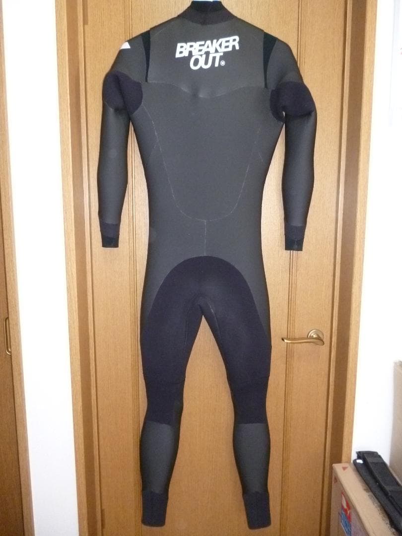 BREAKER OUT（ブレーカーアウト）チェストジップ セミドライ ML！美品