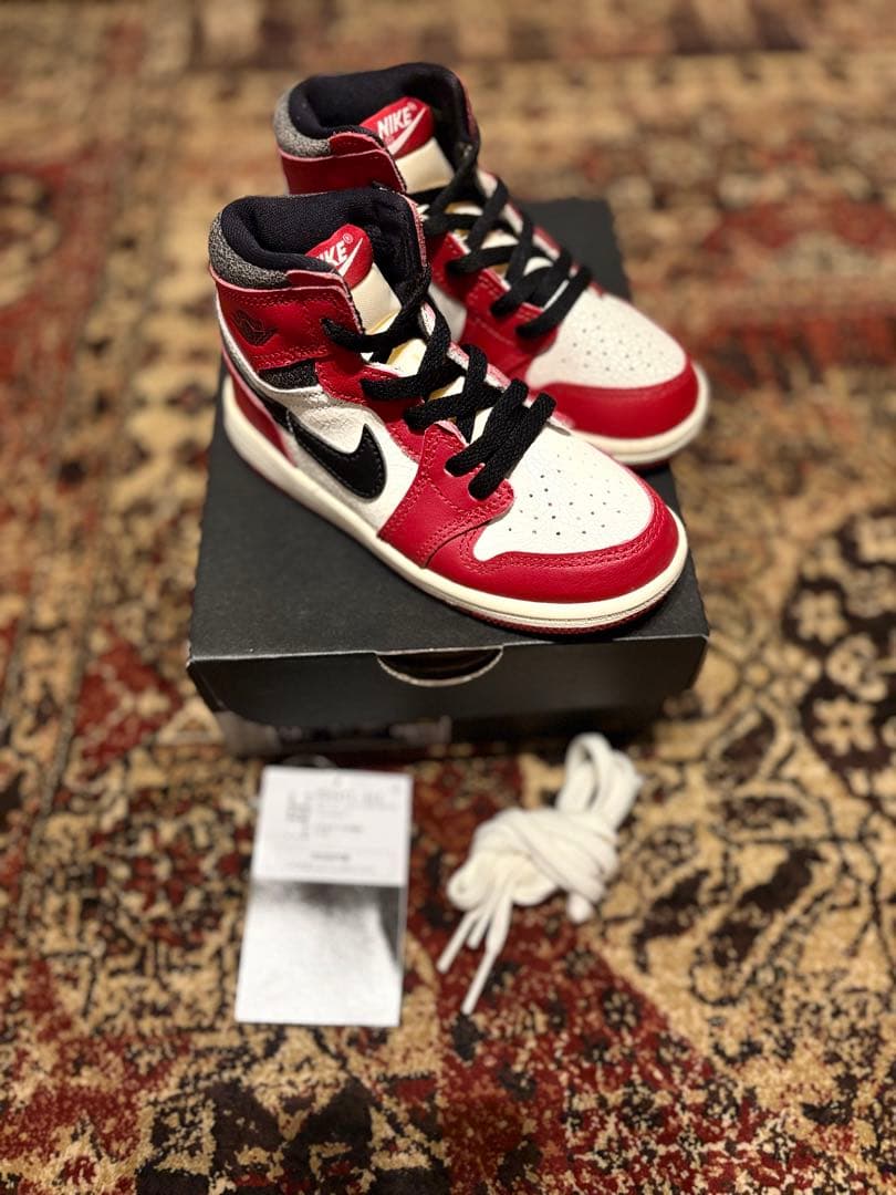 スニーカー nike Jordan 1 Retro High OG Chicago