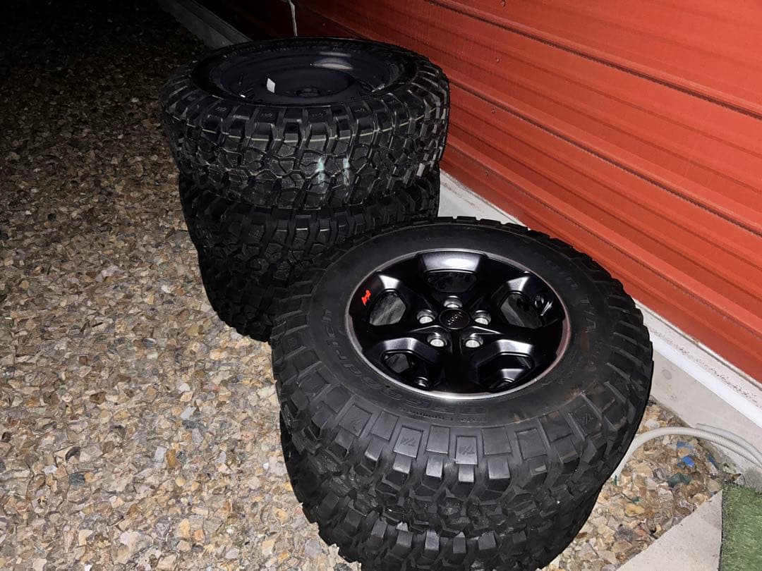 ジープ グラディエータールビコン 純正タイヤ&ホイール