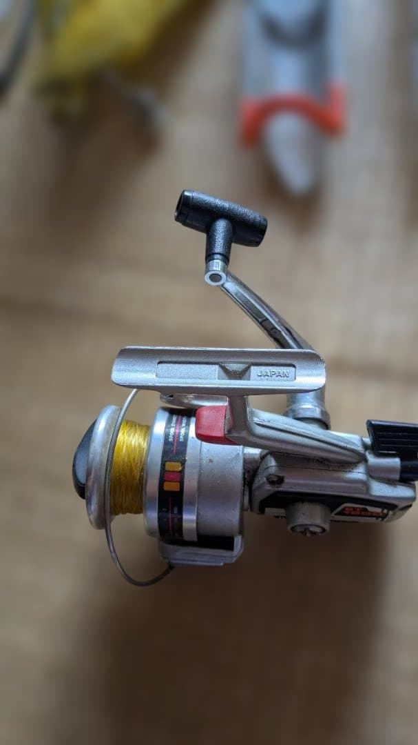 フィッシングリール シルバー ゴールド
