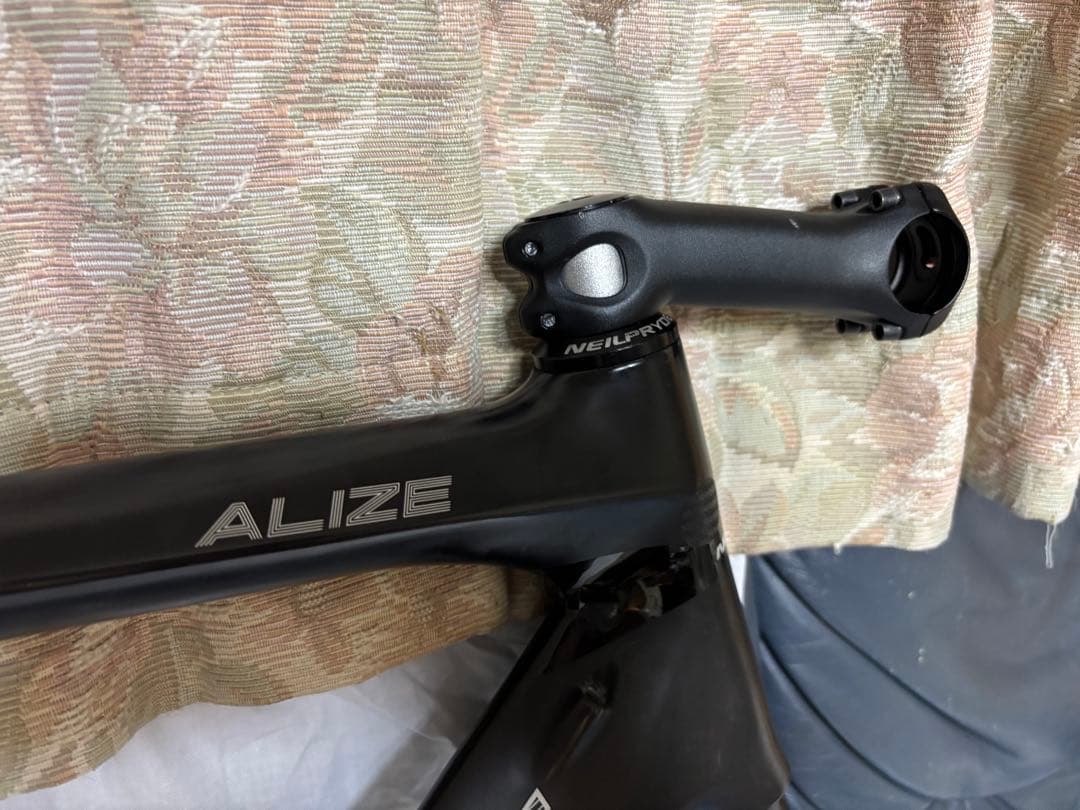 ニールプライド　カーボンフレーム　ALIZE NEILPRYDE