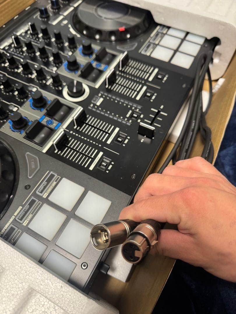 Reloop MIXON 8 PRO 4チャンネル DJコントローラー