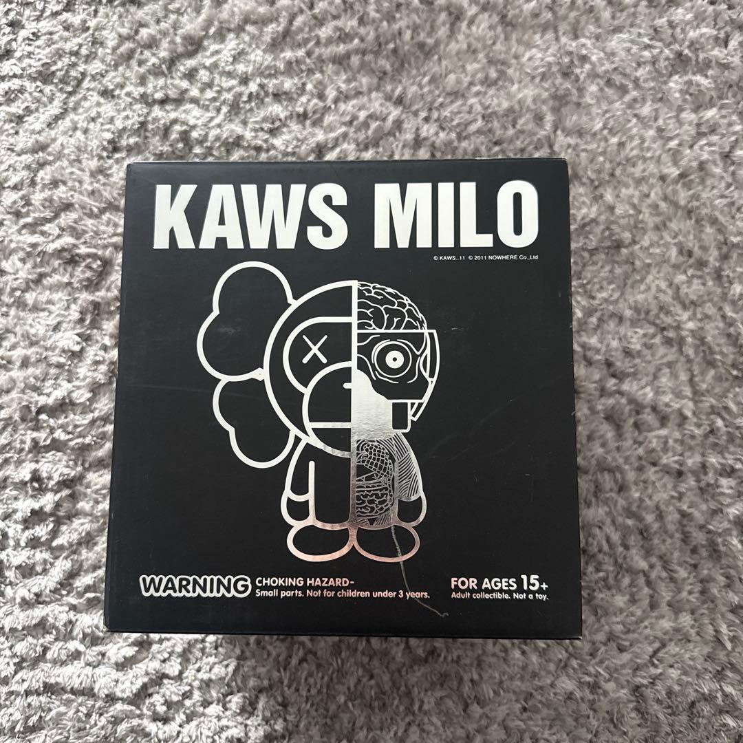 BAPE フィギュア　ape kaws MILO 黒