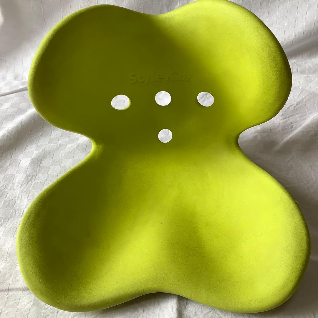 Style 骨盤・姿勢矯正クッション 赤2つ　kids用 Lサイズ黄1つ