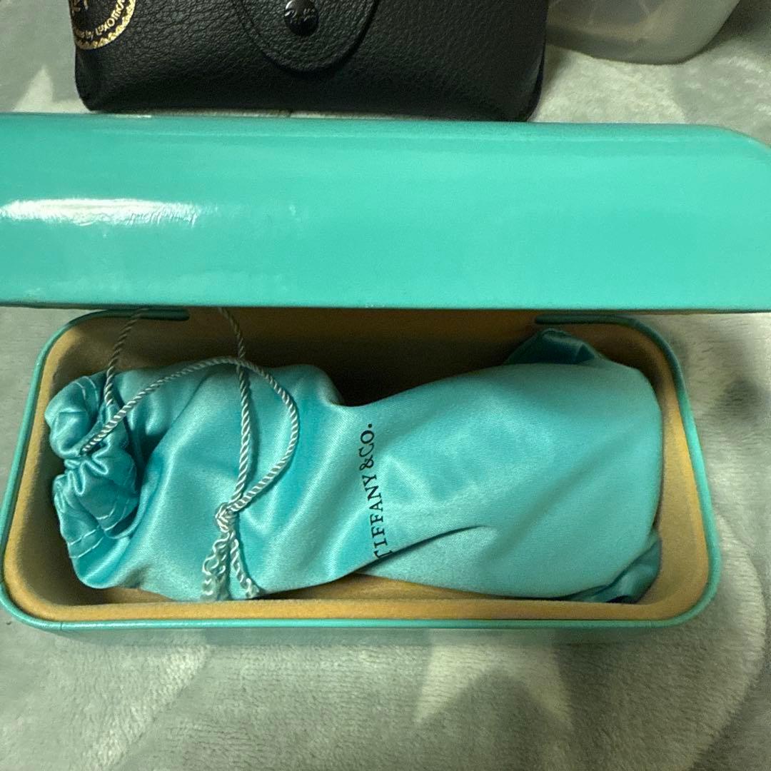 Tiffany & Co. ブラックサングラス ケース付き swarovski