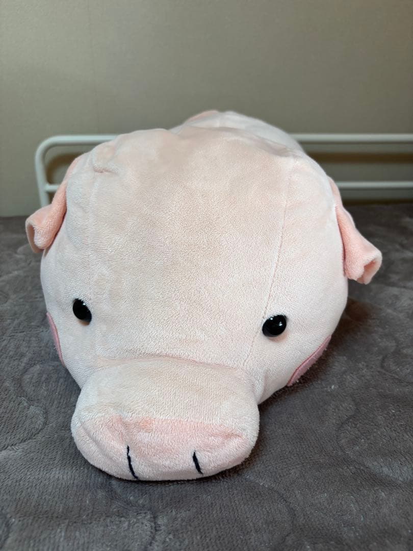 ピンクのぶたのぬいぐるみ