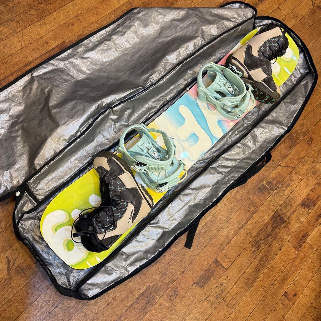 送料込！CosmicSurf 139cm salomon 24cmスノボセット！