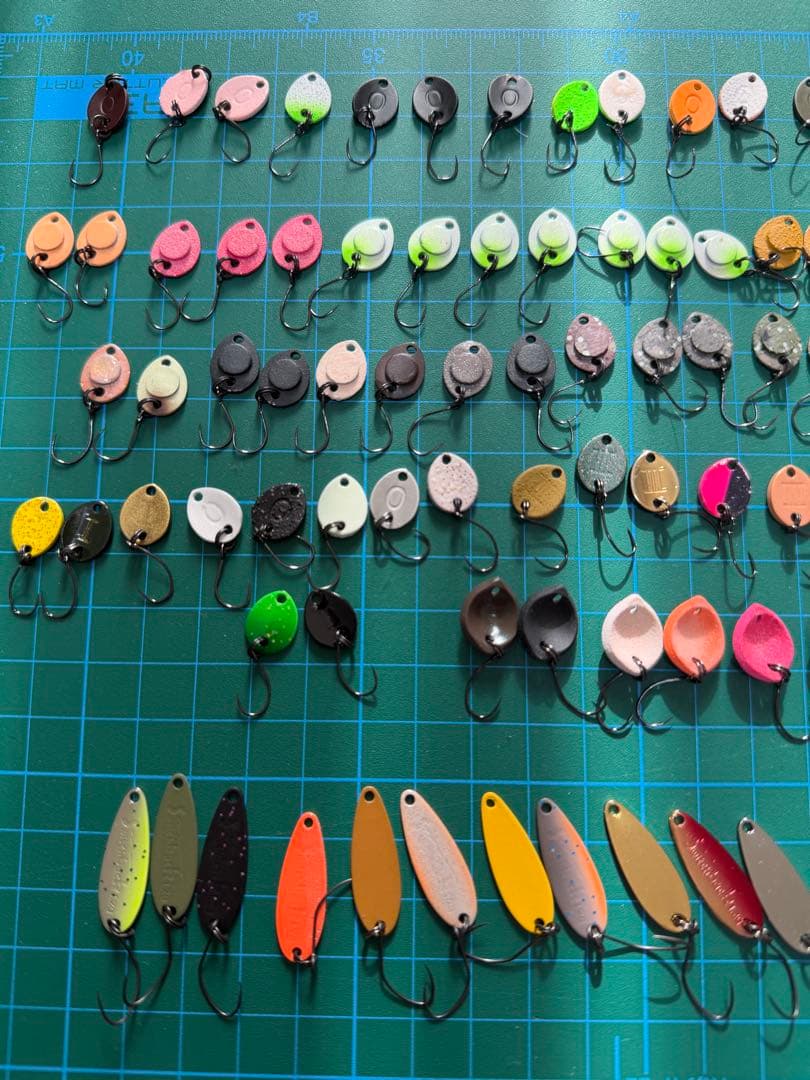 トラウト用ルアー約250個セット　ロブルアーバベル　スイッチバック　ドーナなど